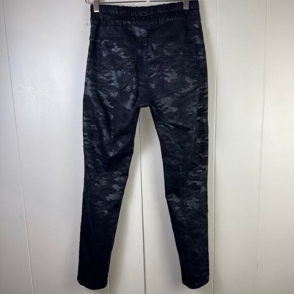 Bevy‎ Flog Shely Camo Pants - Picture 3 of 9